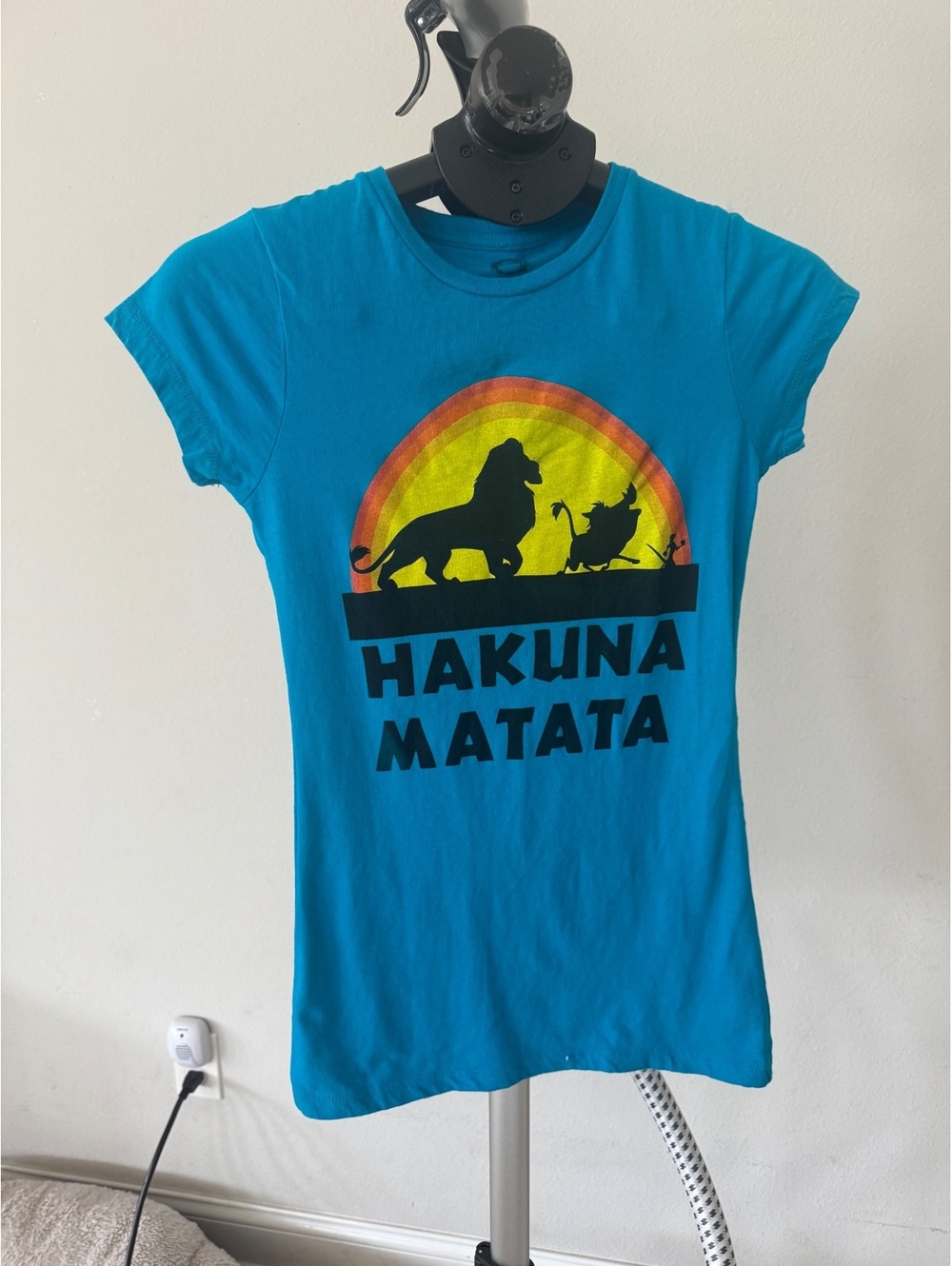 Disney Lion King Womens Size 8 Blue Hakuna Matata Graphic T Shirt Simba